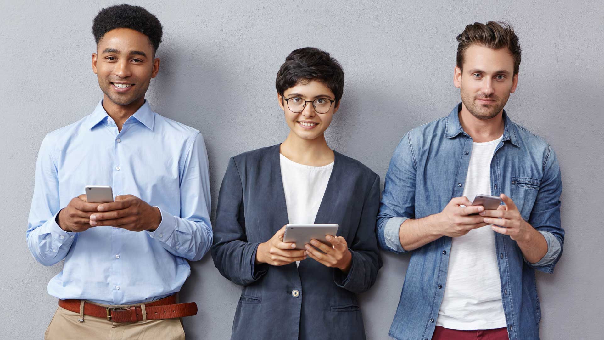 SMARTI&E financial app on mobile phone